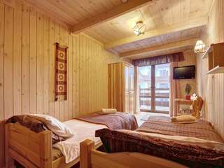 Отели типа «постель и завтрак» Willa u Jadzi Закопане Двухместный номер с 2 отдельными кроватями и балконом-2